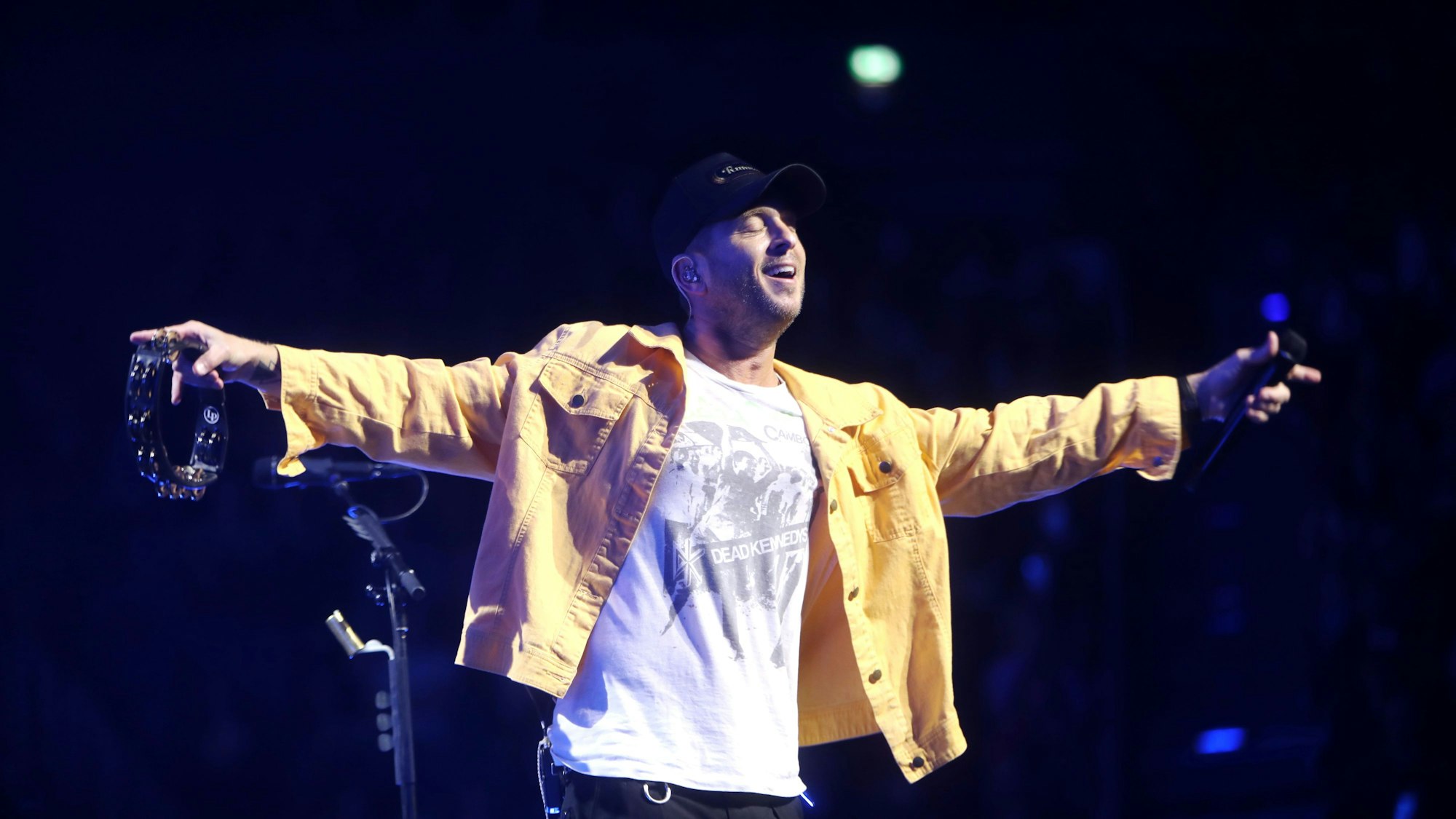 OneRepublic-Frontsänger Ryan Tedder auf der Bühne der Lanxess-Arena.