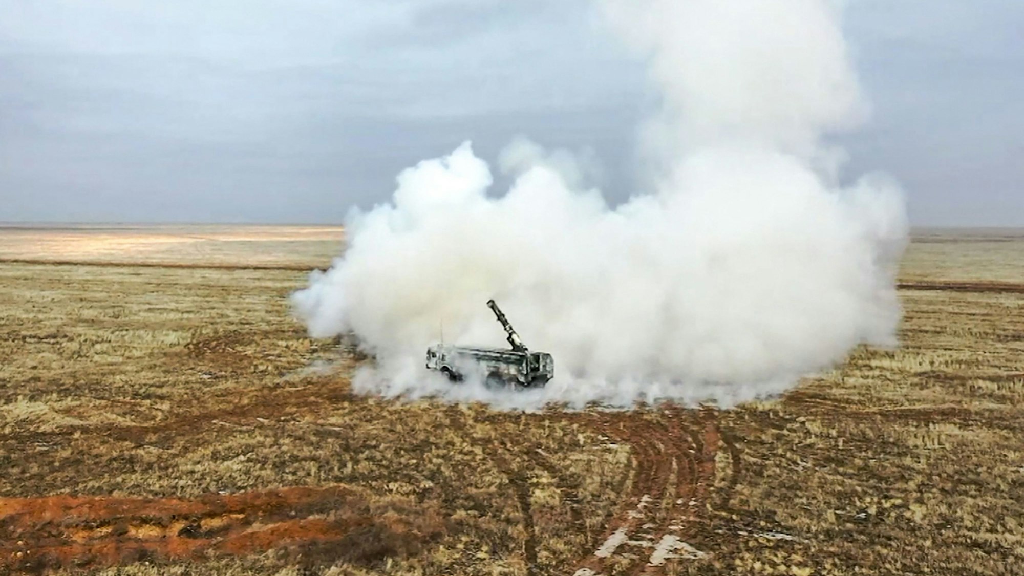 Dieses vom russischen Verteidigungsministerium am 19. Februar 2022 veröffentlichte Video zeigt den Start einer russischen Iskander-K-Rakete während eines Trainingsstarts.