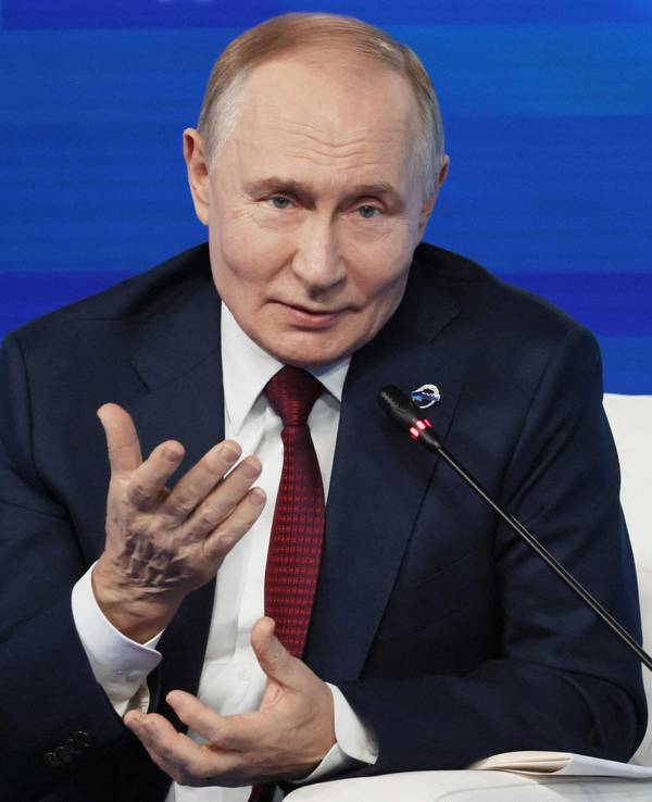 Auf diesem von der russischen staatlichen Agentur Sputnik verbreiteten Foto nimmt der russische Präsident Wladimir Putin am 2. Oktober 2025 am politischen Waldai-Forum in Sotschi am Schwarzen Meer teil.
