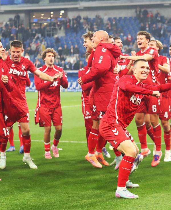 Der 1. FC Köln feiert seinen Sieg in Hoffenheim.