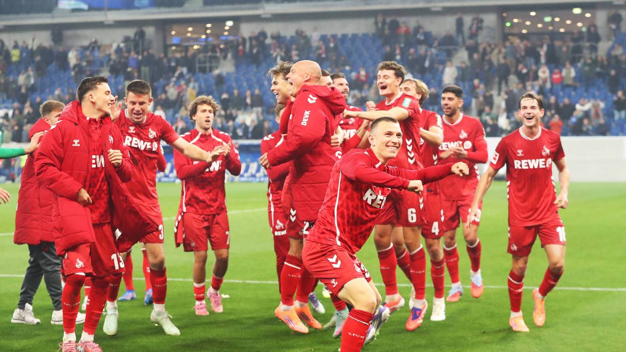 Der 1. FC Köln feiert seinen Sieg in Hoffenheim.