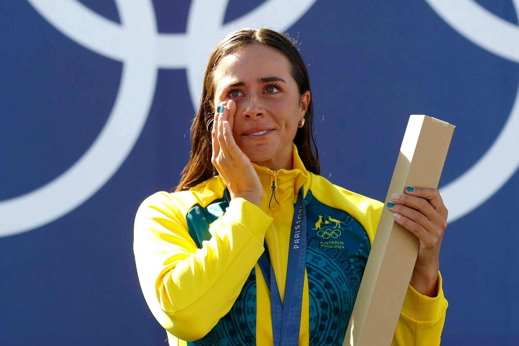 Gerührte Noemie Fox weint in australischer Olympia-Uniform, Paris 2024