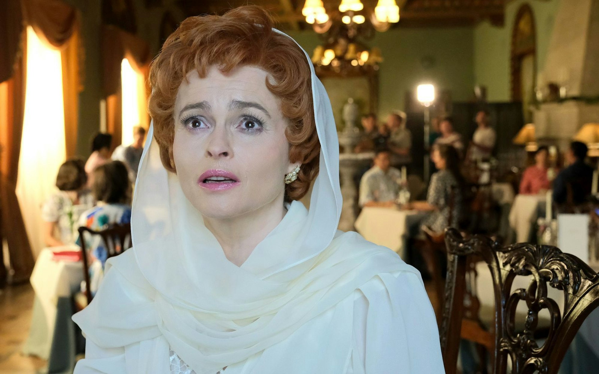Noele „Nolly“ Gordon (Helena Bonham Carter) war eine der bekanntesten TV-Persönlichkeiten im Großbritannien der 60er- bis 80er-Jahre. 18 Jahre lang spielte sie in der Hitserie „Crossroads“ die Rolle der Meg Richardson. (Bild: WDR/ITV Studios Limited 2022)