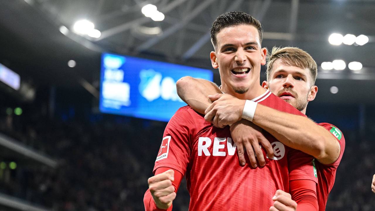 Said El Mala (1. FC Köln) bejubelt mit Jan Thielmann das 1:0 bei der TSG Hoffenheim am 3. Oktober 2025.