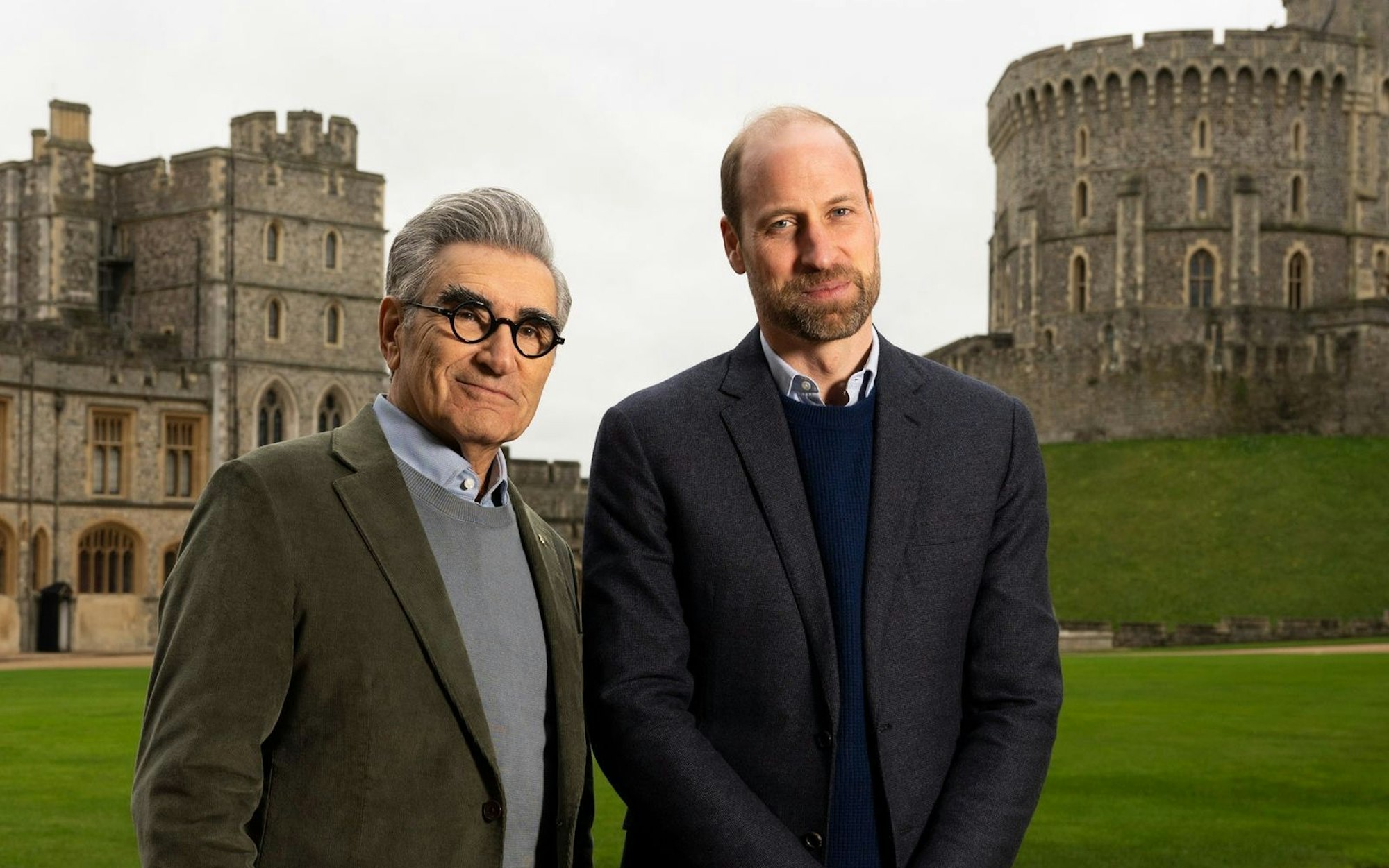 Im Rahmen seiner Apple-Serie besuchte Eugene Levy (links) nun Prinz William auf Schloss Windsor. (Bild: Apple)