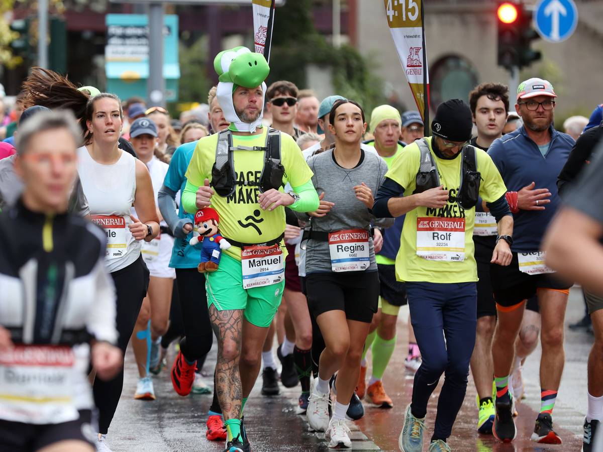 Buntes Läuferfeld beim Köln-Marathon.