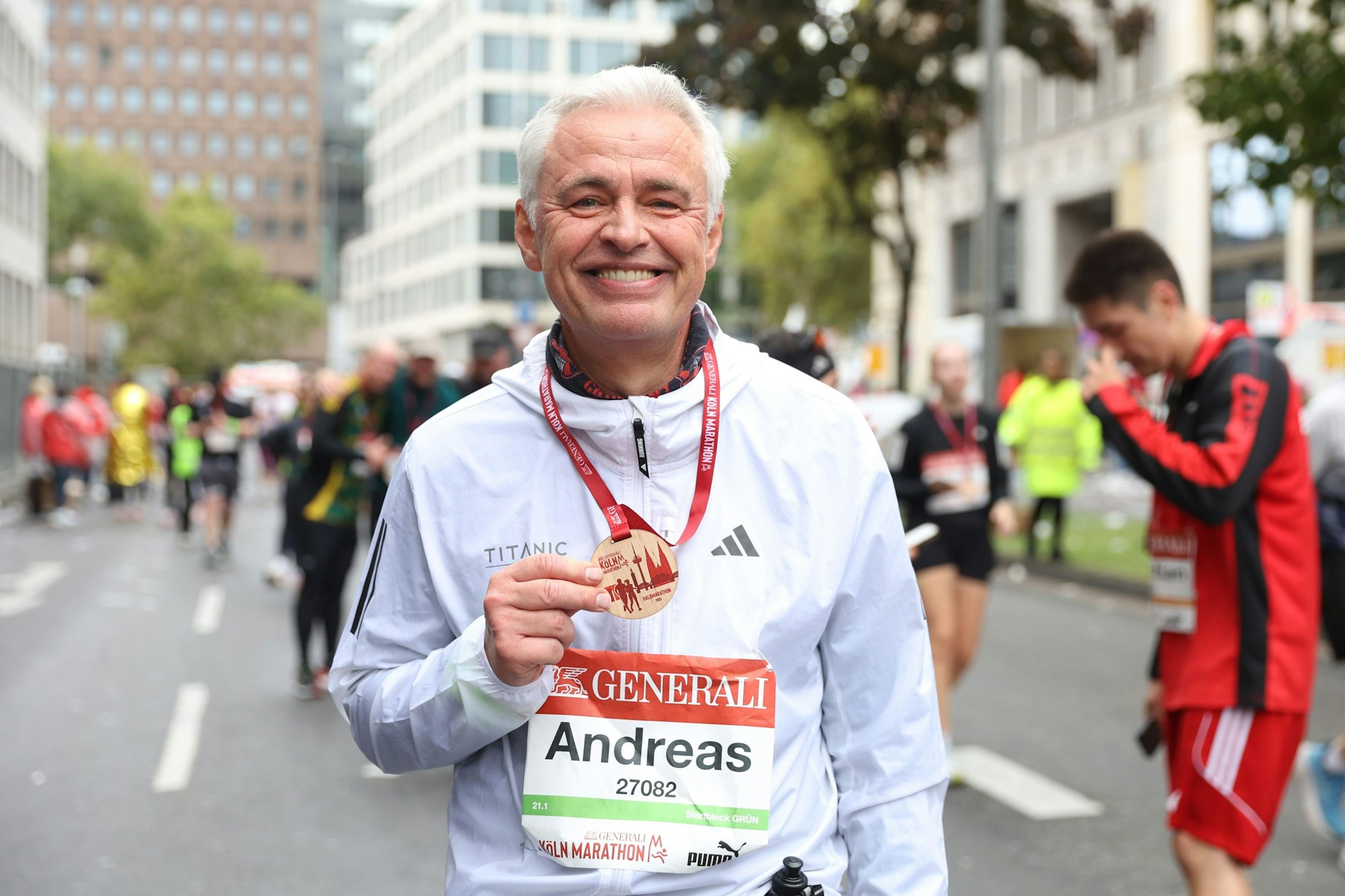 05.10.2025 Köln: 27. Generali Köln Marathon: Die Laufveranstaltung wird immer beliebter, in diesem Jahr sind 37.000 Teilnehmende angemeldet. Andreas von Tien Foto: Martina Goyert