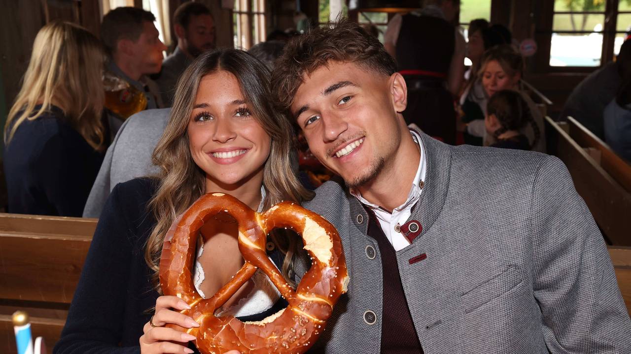 Tom Bischof und Josefine Scholl beim Besuch auf dem Oktoberfest.