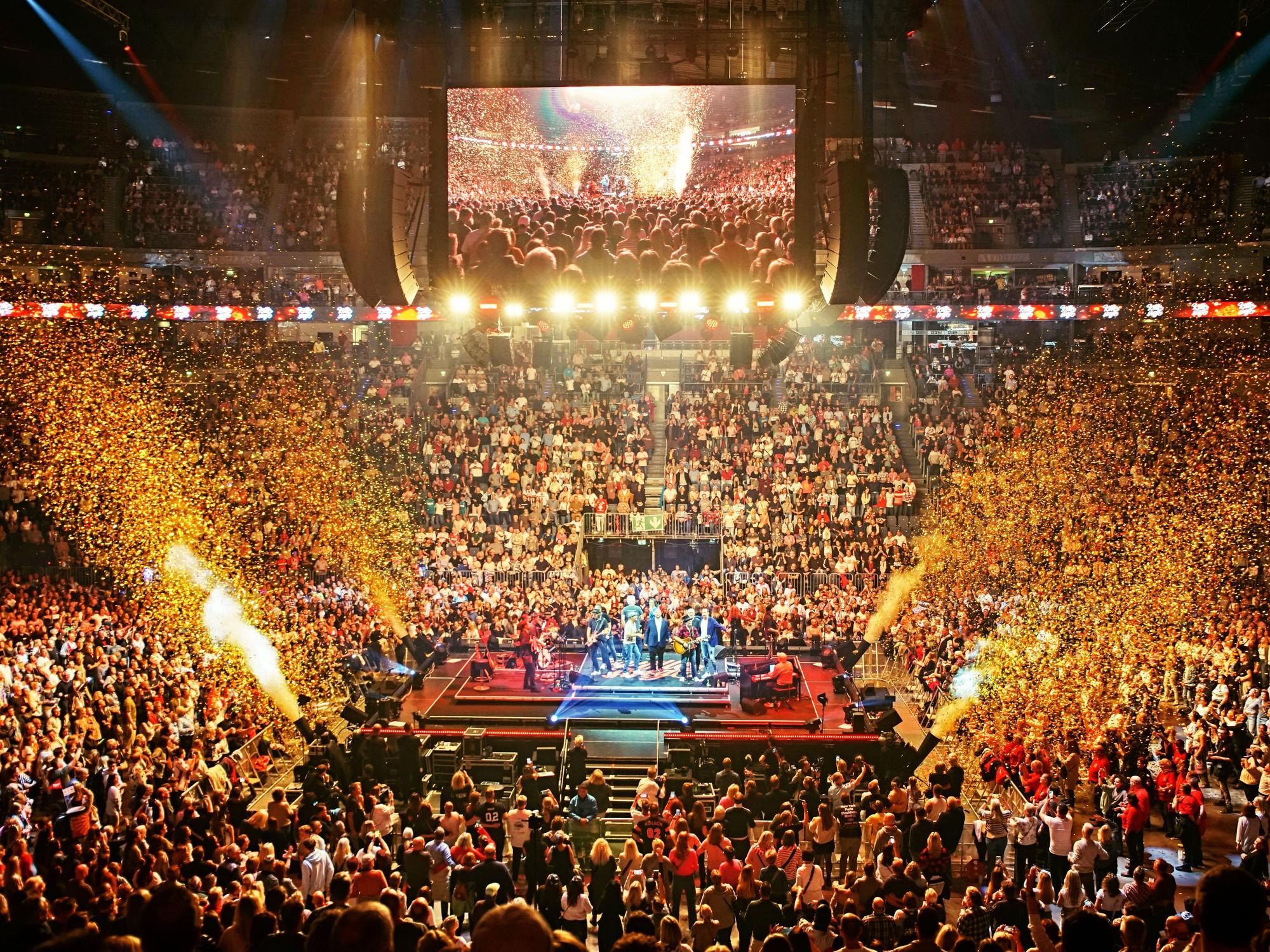 Blick in die Lanxess-Arena bei „Kölle singt“.