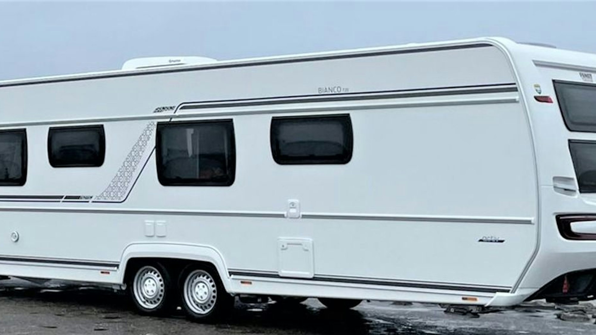 Der gestohlene Wohnwagen mit dem Kennzeichen KK-HN 2506