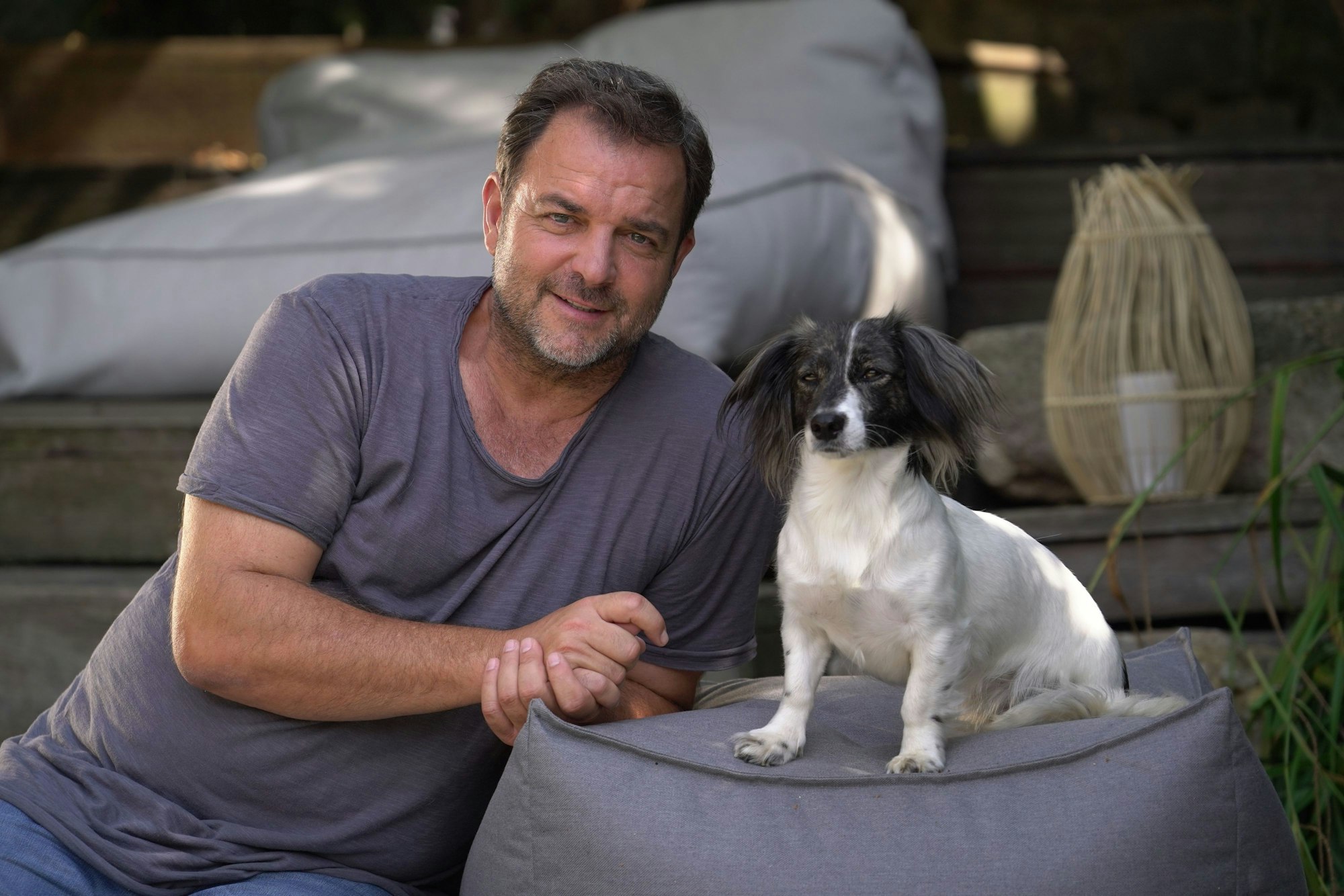 Martin Rütter engagiert sich im Verein Adoptieren statt Produzieren e.V.