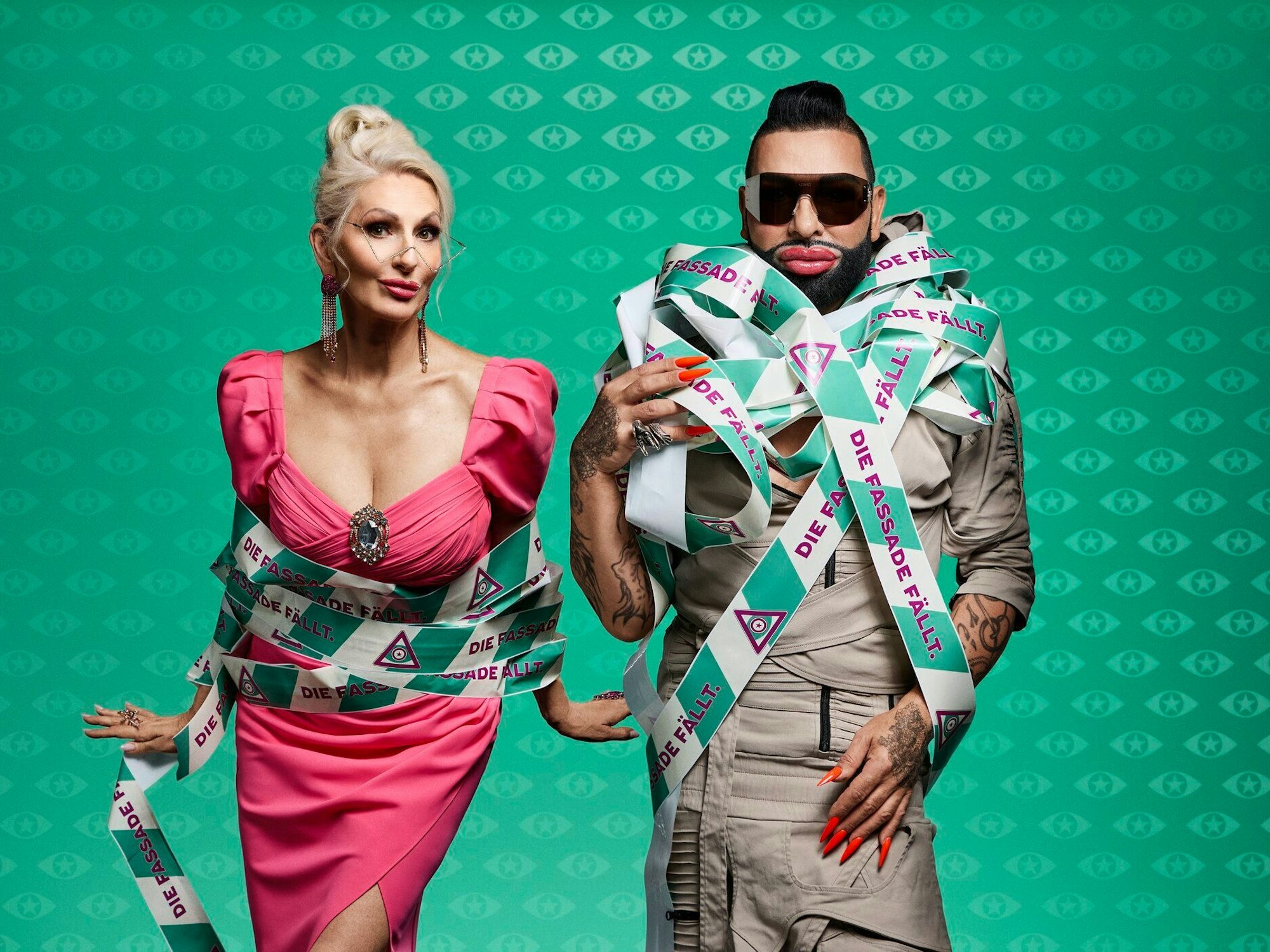 Entertainerin Désirée Nick und Mode-Ikone Harald Glööckler posieren für ein Foto für Promi Big Brother 2025.