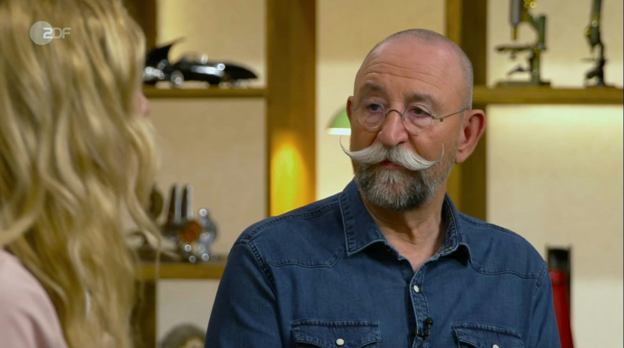 Horst Lichter fragte neugierig: „Ist das Miró?“ (Bild: ZDF)