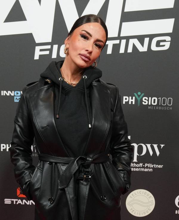 Christina Dimitriou schaut in die Kamera.