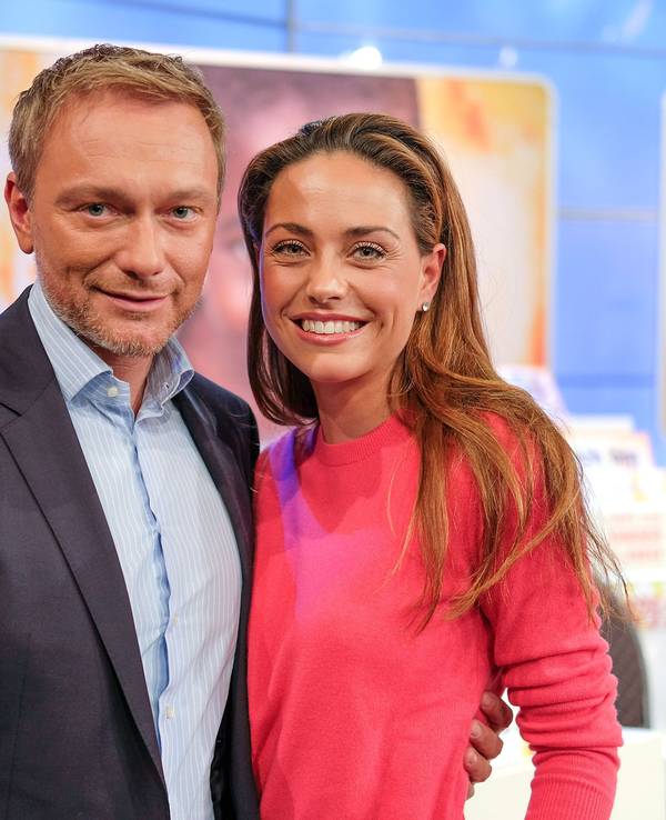 Christian Lindner mit seiner Ehefrau Franca Lehfeldt (r.).