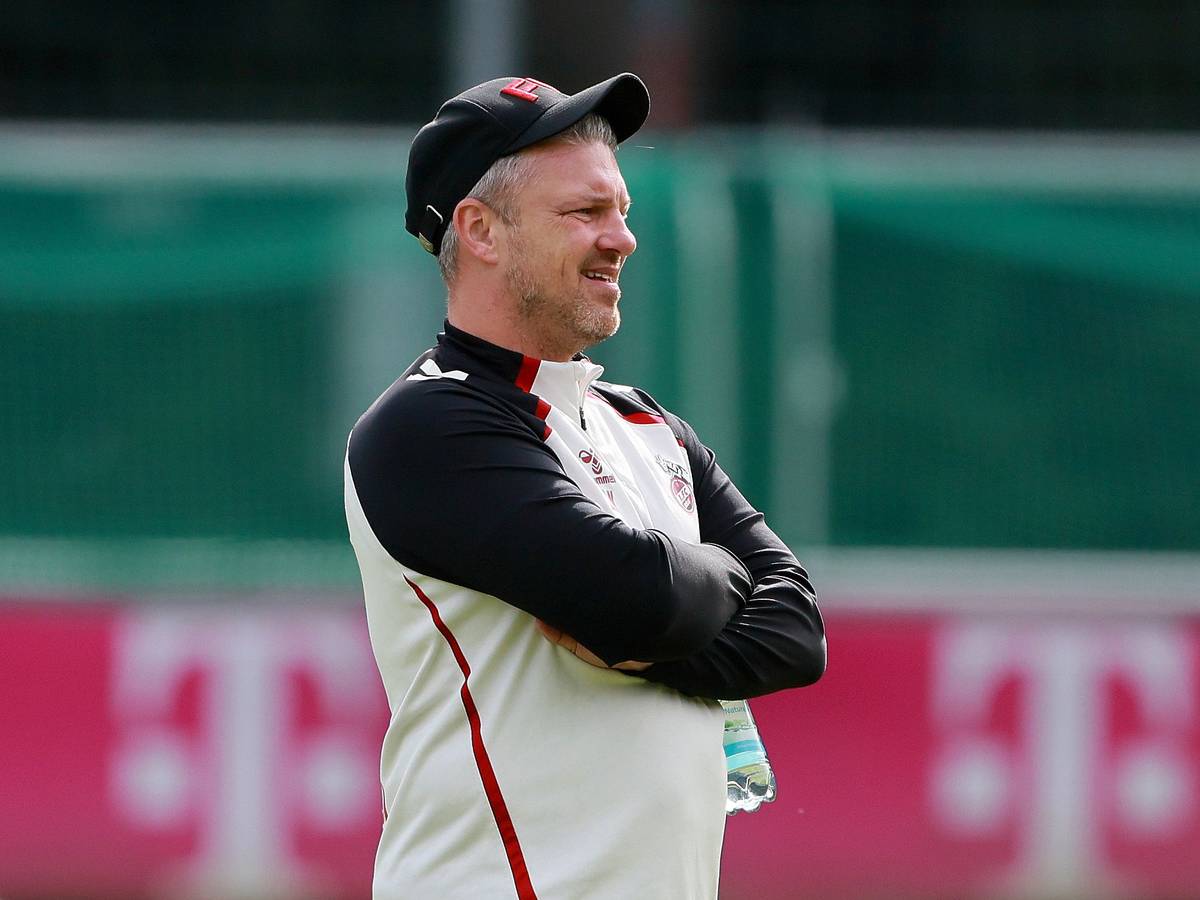 Lukas Kwasniok beim 1. FC Köln auf dem Trainingsplatz.