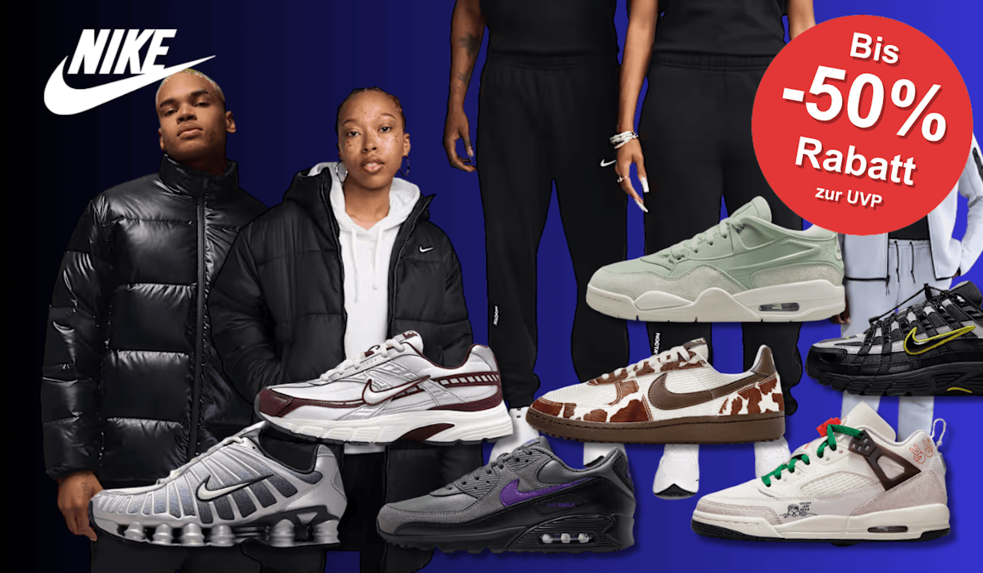 Nike Sneaker und Bekleidung, darunter Modelle wie Air Force 1, Dunk Low, Air Max und Tech Fleece vor einer grauen Mauer.