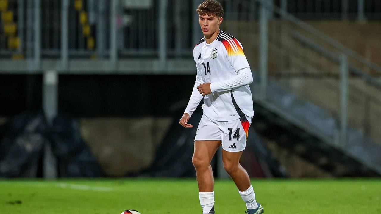 Julian Pauli im DFB-Trikot.
