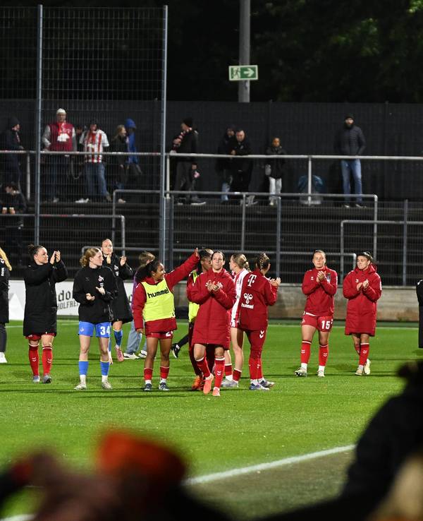 Am 5. Oktober 2025 wurde das Spiel in der Frauen-Bundesliga zwischen dem 1. FC Köln und Bayer Leverkusen abgebrochen, weil das Flutlicht streikte.