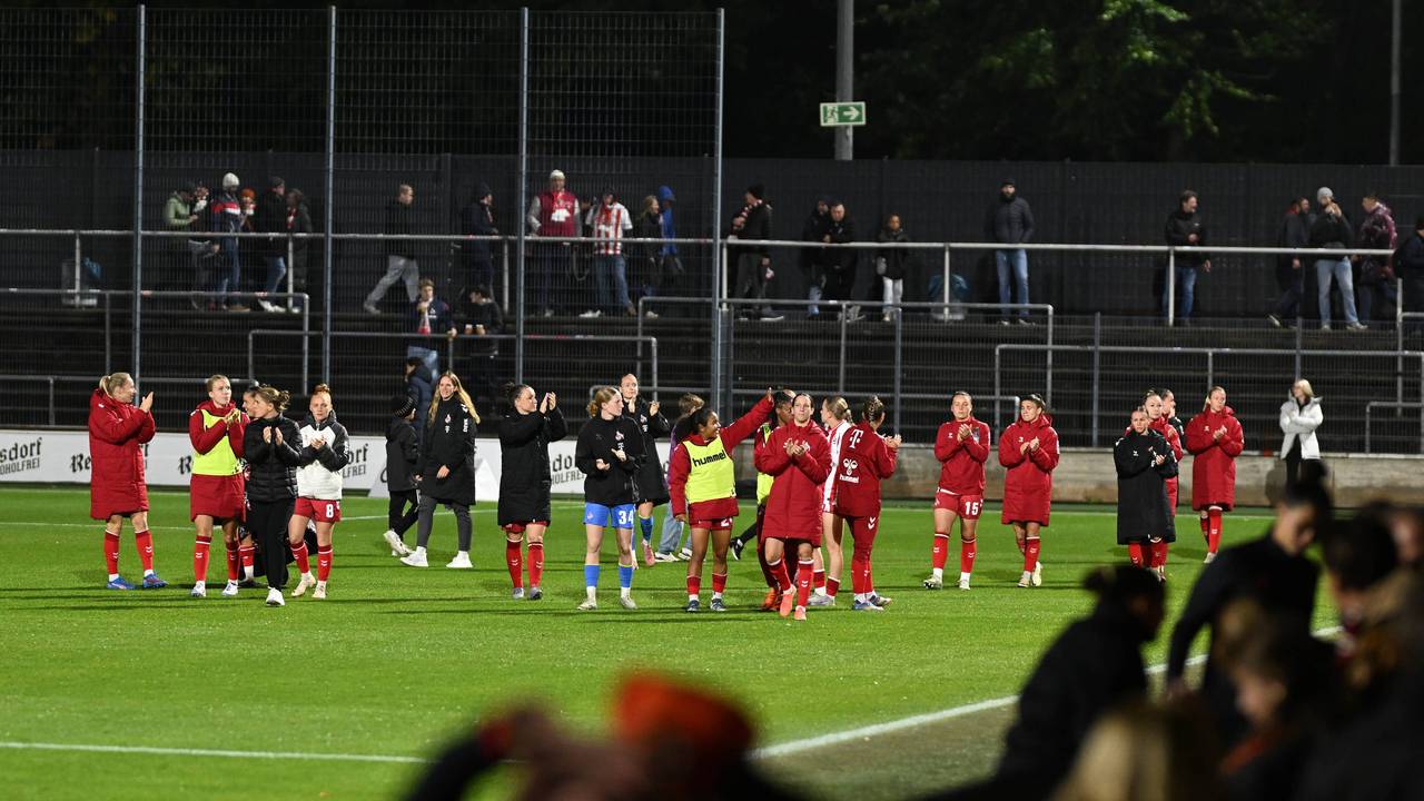 Am 5. Oktober 2025 wurde das Spiel in der Frauen-Bundesliga zwischen dem 1. FC Köln und Bayer Leverkusen abgebrochen, weil das Flutlicht streikte.
