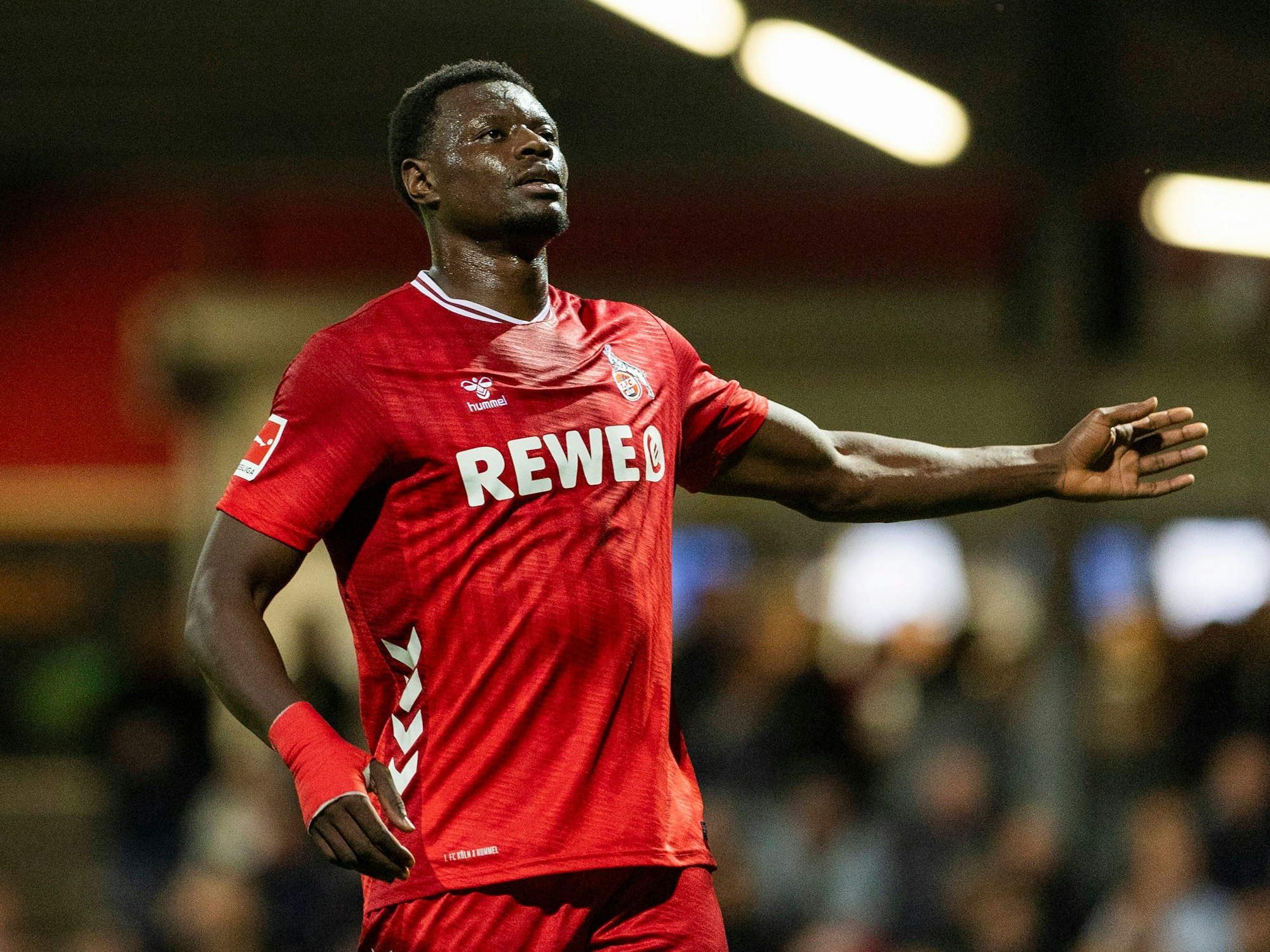 Ragnar Ache jubelt nach seinem Treffer.