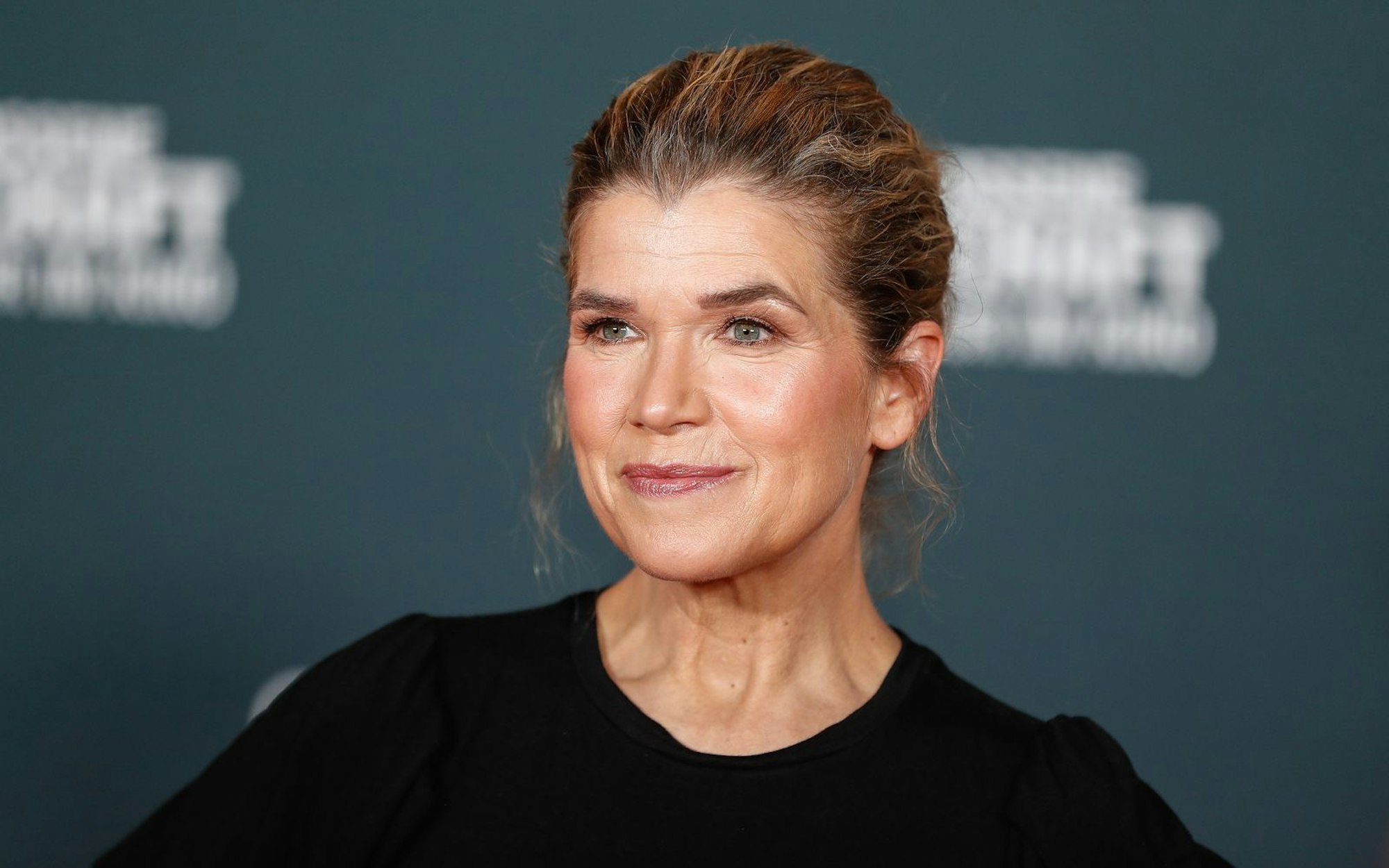 Anke Engelke hält nichts davon, negativ über andere Menschen zu sprechen. (Bild: 2022 Getty Images/Gerald Matzka)