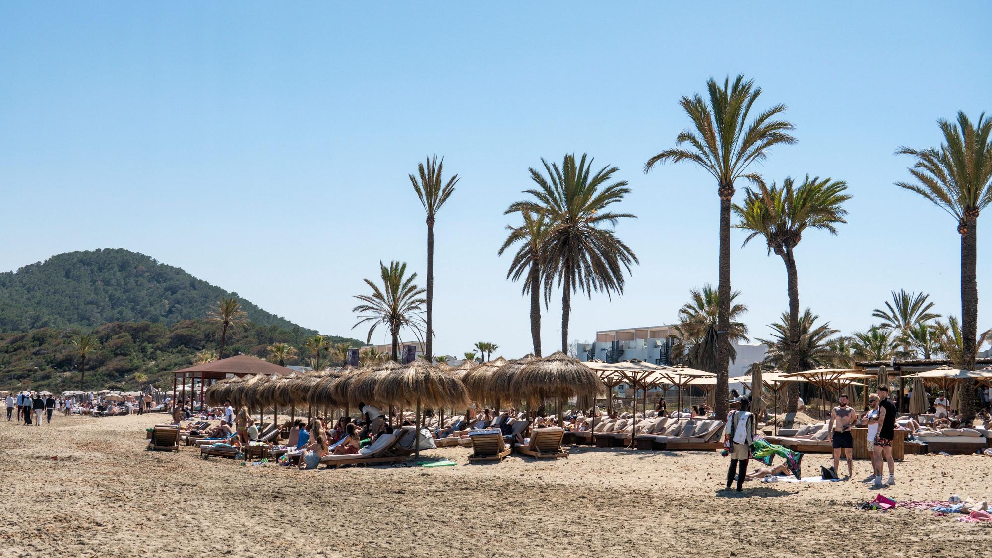 An einen Strand von Ibiza ist ein abgetrennter Fuß angespült worden. Das Symbolbild zeigt die Playa del Bossa.