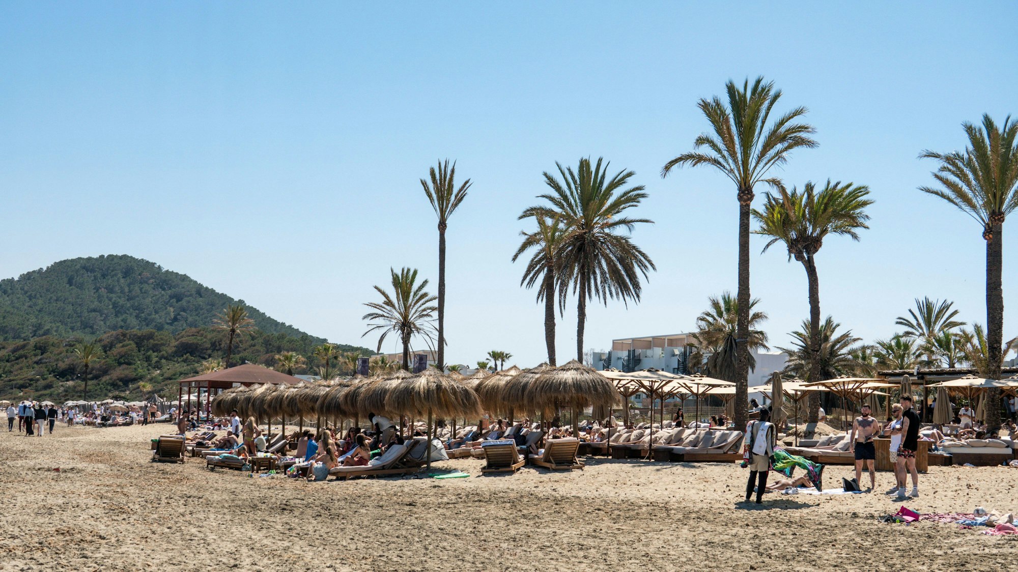 An einen Strand von Ibiza ist ein abgetrennter Fuß angespült worden. Das Symbolbild zeigt die Playa del Bossa.