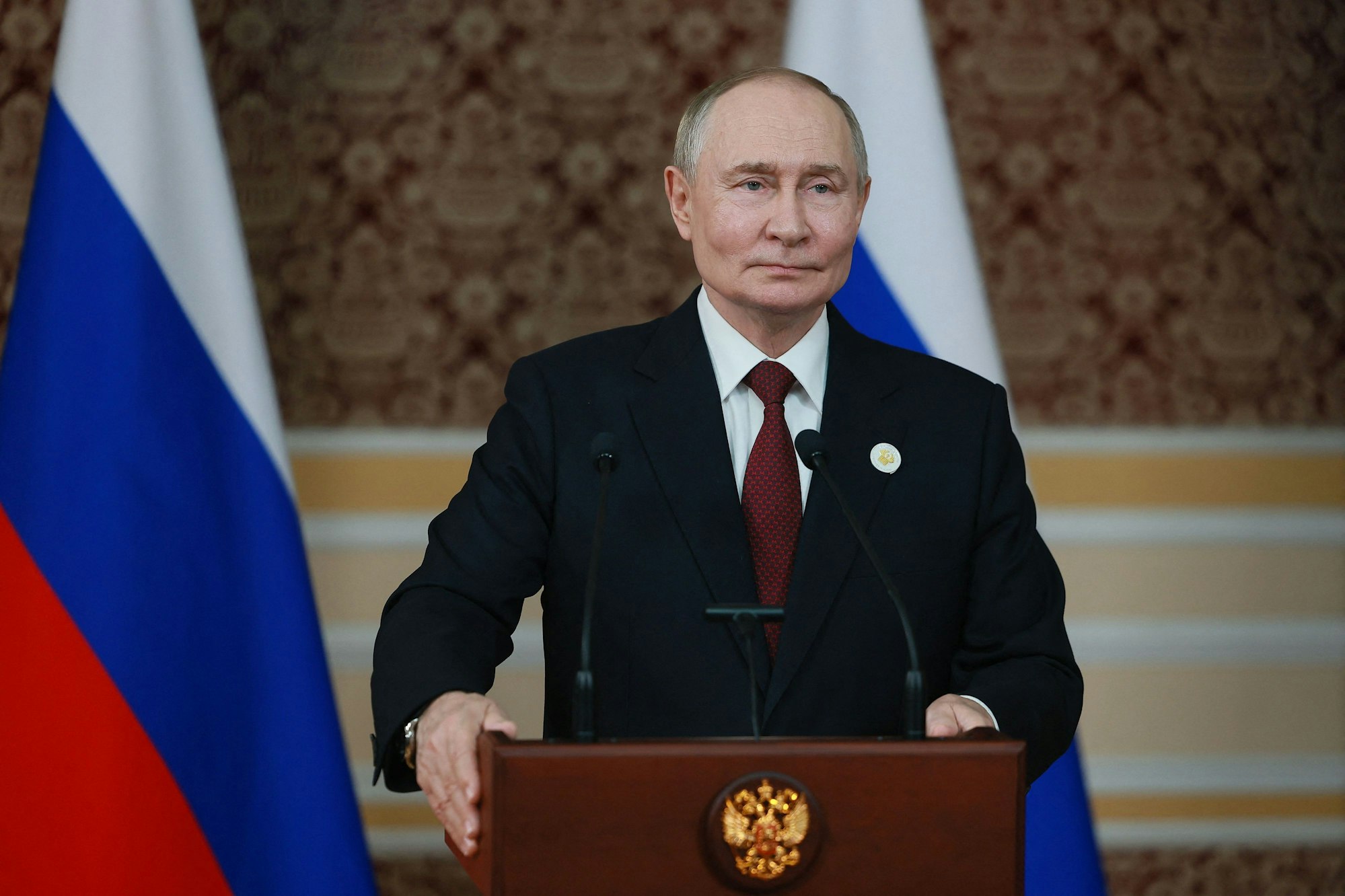 Der russische Präsident Wladimir Putin tritt am 10. Oktober 2025 vor die russischen Medien.