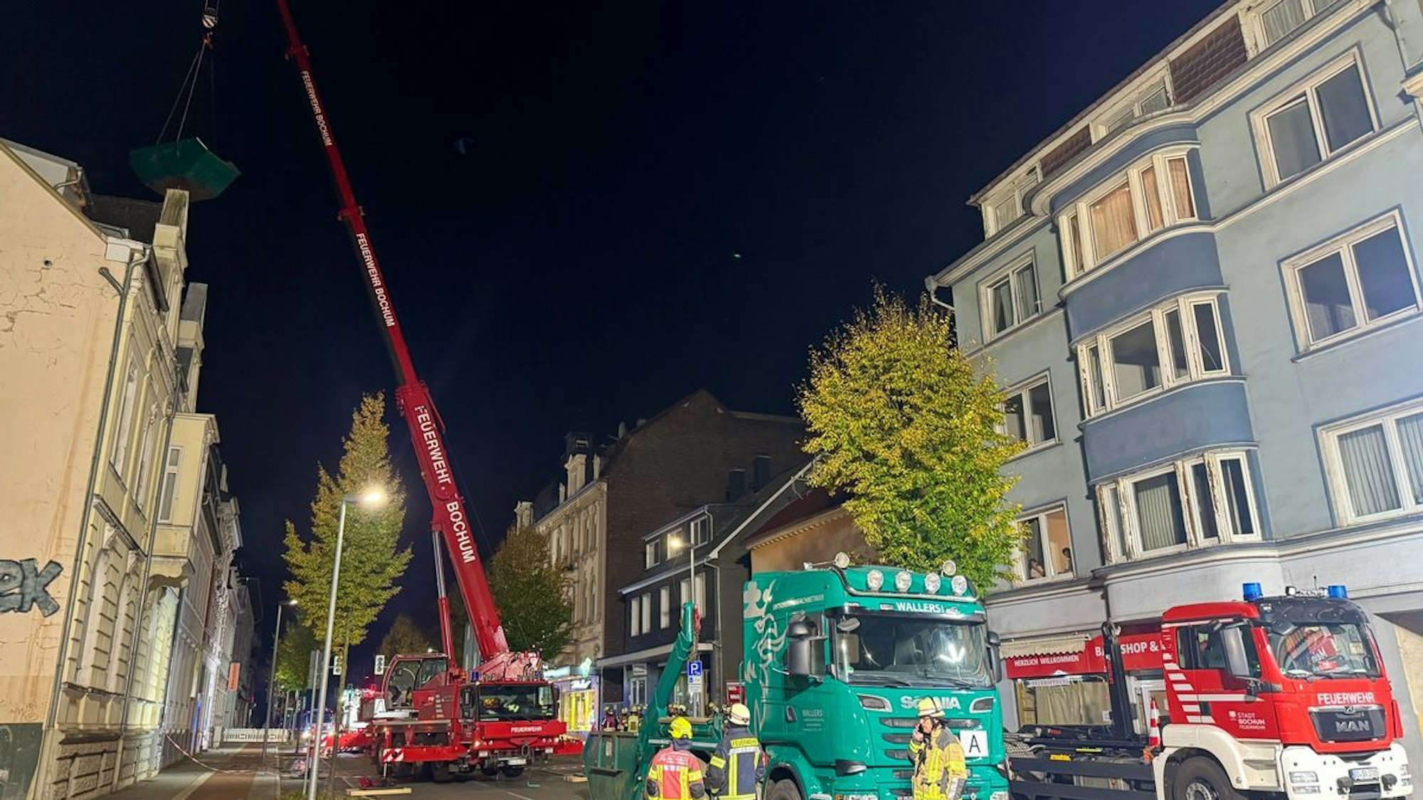 FW-EN: Teileinsturz eines Daches sorgt für Großeinsatz in Gevelsberg