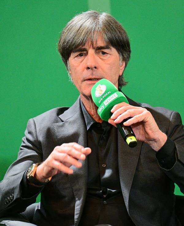 Joachim Löw bei einem TV-Interview.