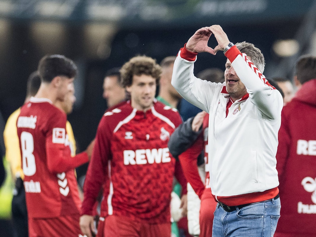 Lukas Kwasniok feiert den Auswärtssieg des 1. FC Köln in Hoffenheim.