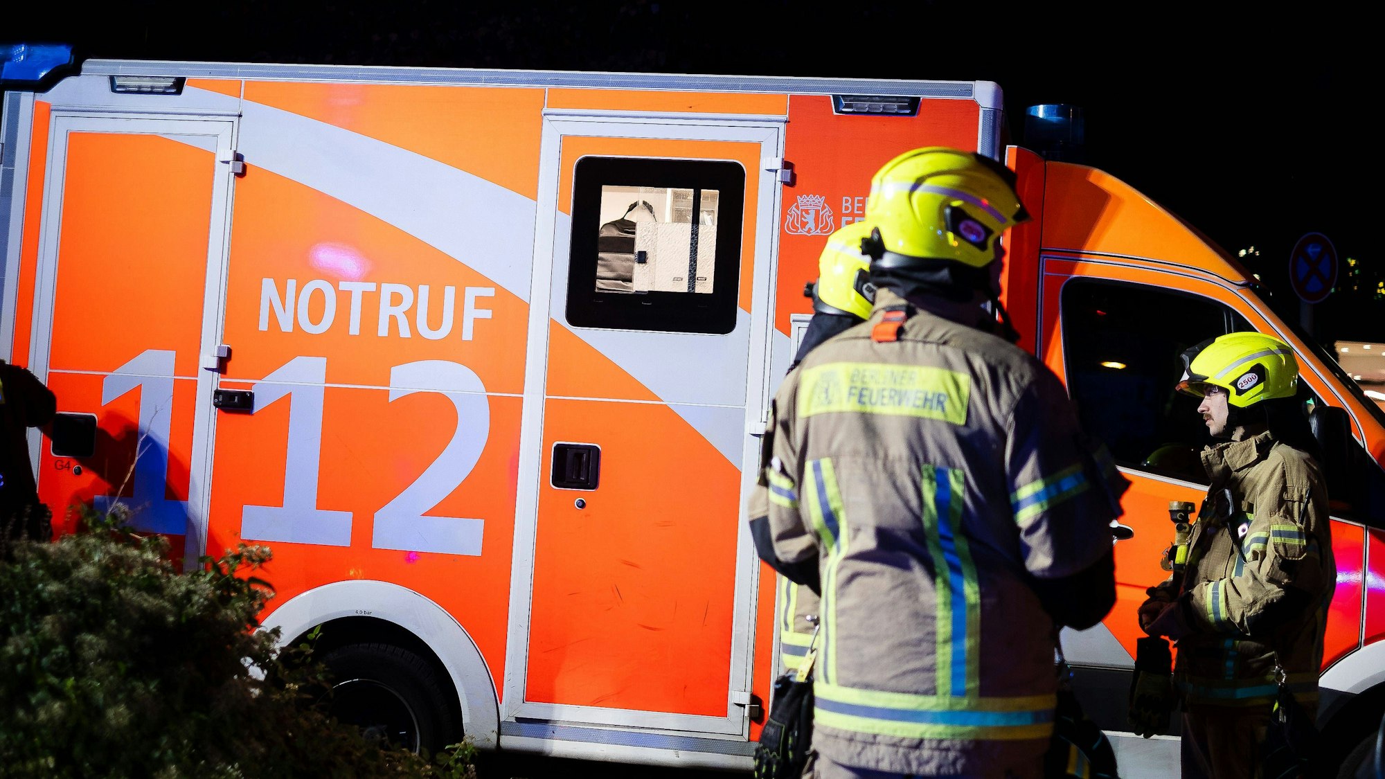 Rettungskräfte bei einem Einsatz (Symbolfoto)