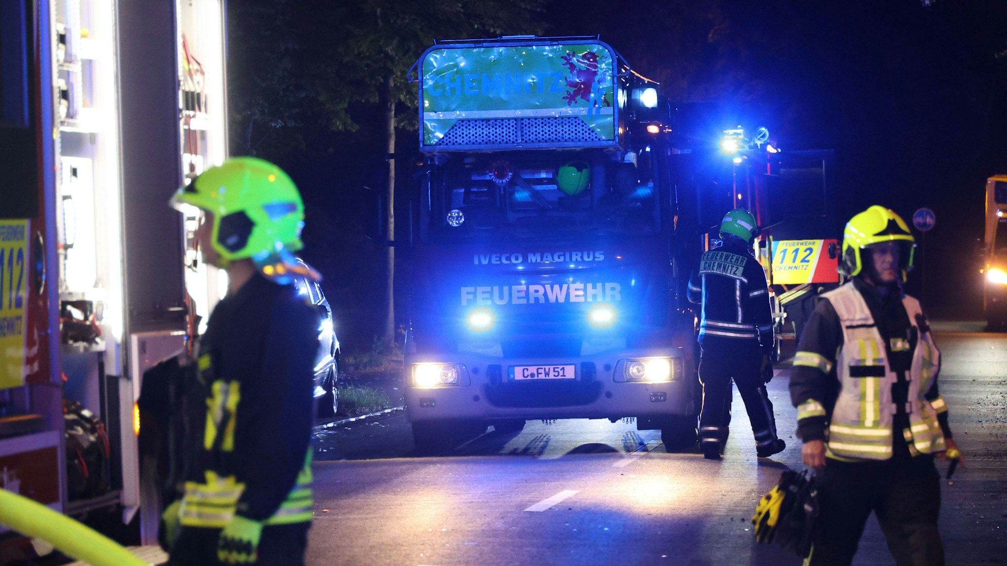 Die Feuerwehr bei einem Einsatz (Symbolfoto)