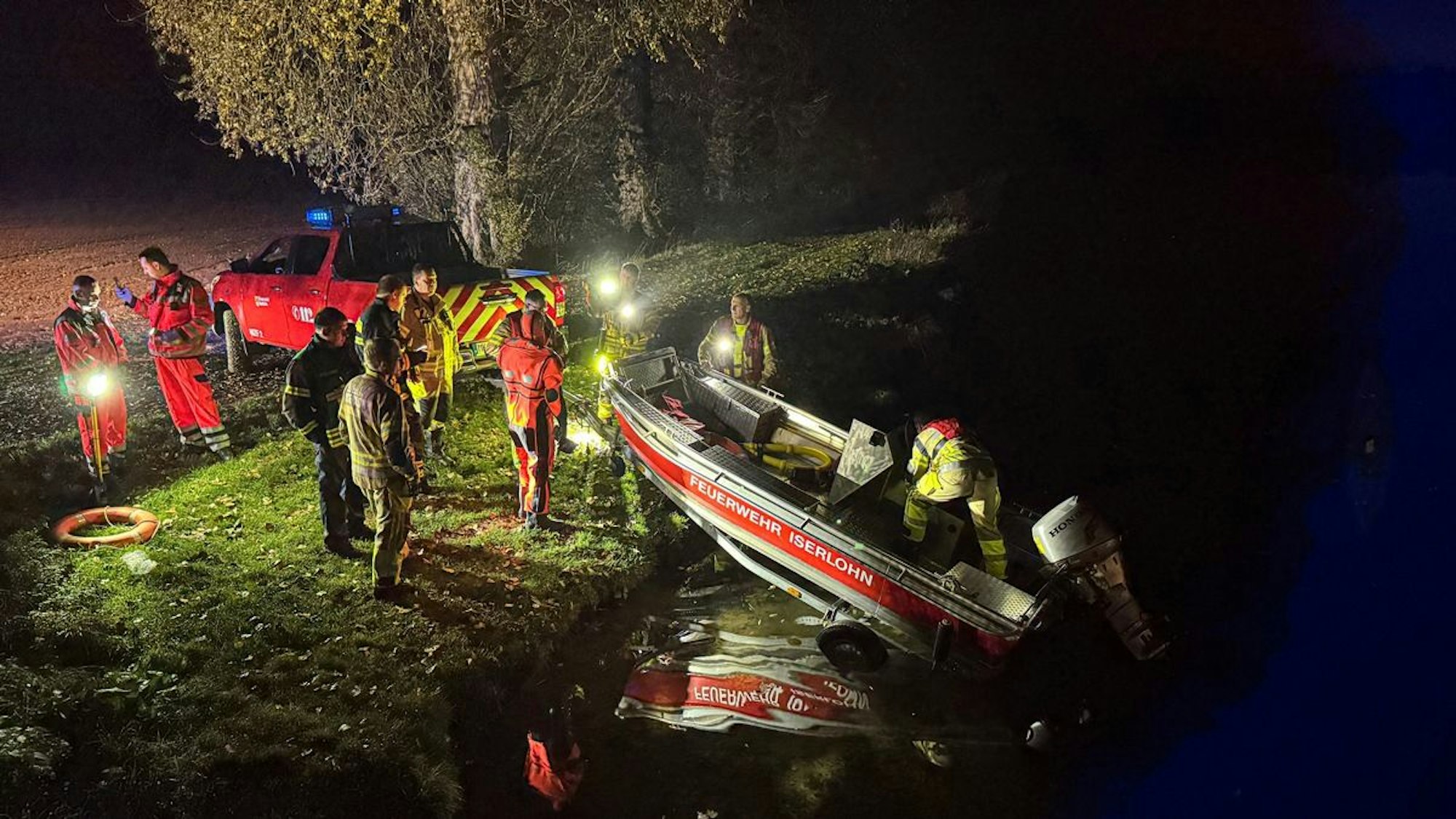 Feuerwehreinsatz an der Ruhr in Iserlohn.