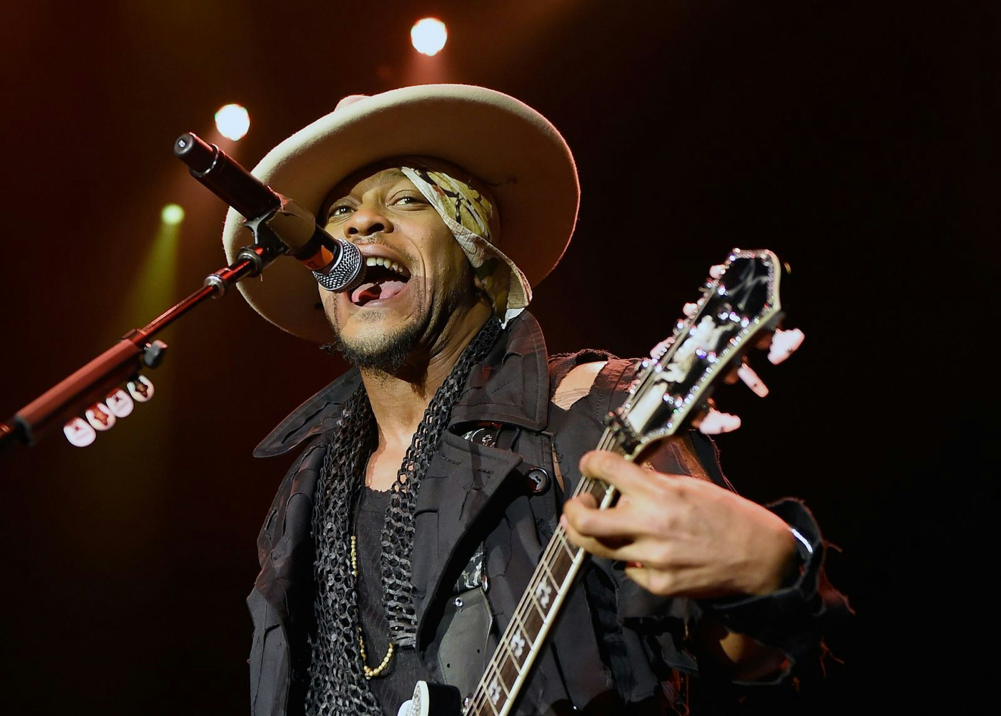 Soulmusiker D'Angelo ist im Alter von nur 51 Jahren gestorben. (Bild: 2015 Getty Images/Ethan Miller)