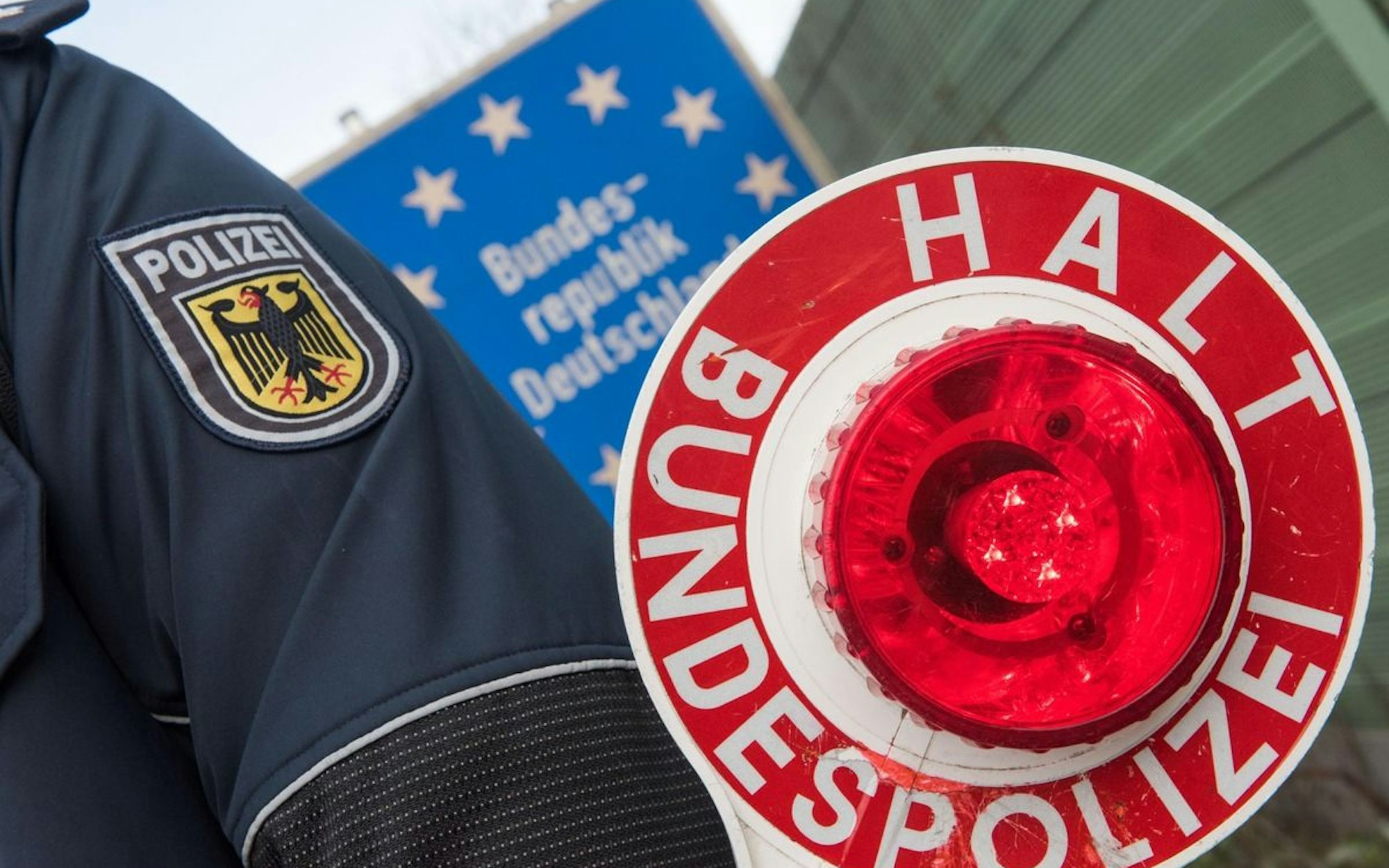 Ein Schild der Bundespolizei an einer Autobahn. (Symbolbild)