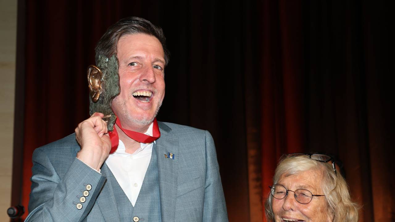 André Schulze Isfort und Carmen Thomas bei der Verleihung des Ohrenordens.