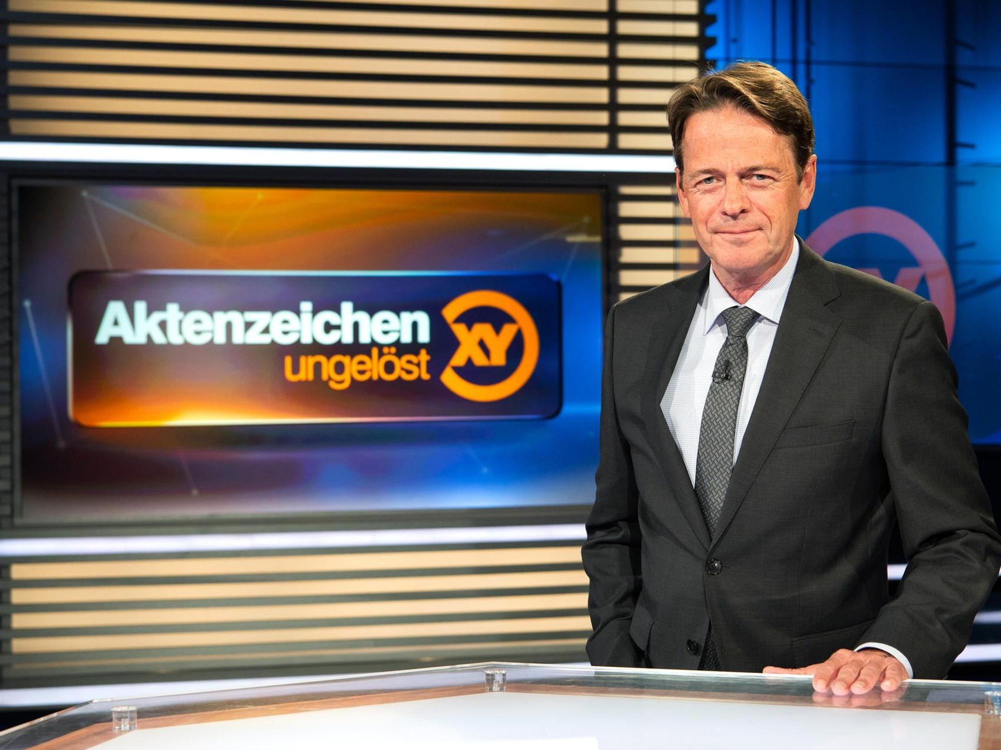 Rudi Cerne in der „XY“-Kulisse.