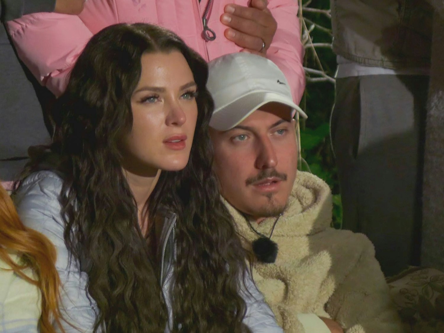 Jennifer und Marvin schauen im „Sommerhaus der Stars“ fassungslos