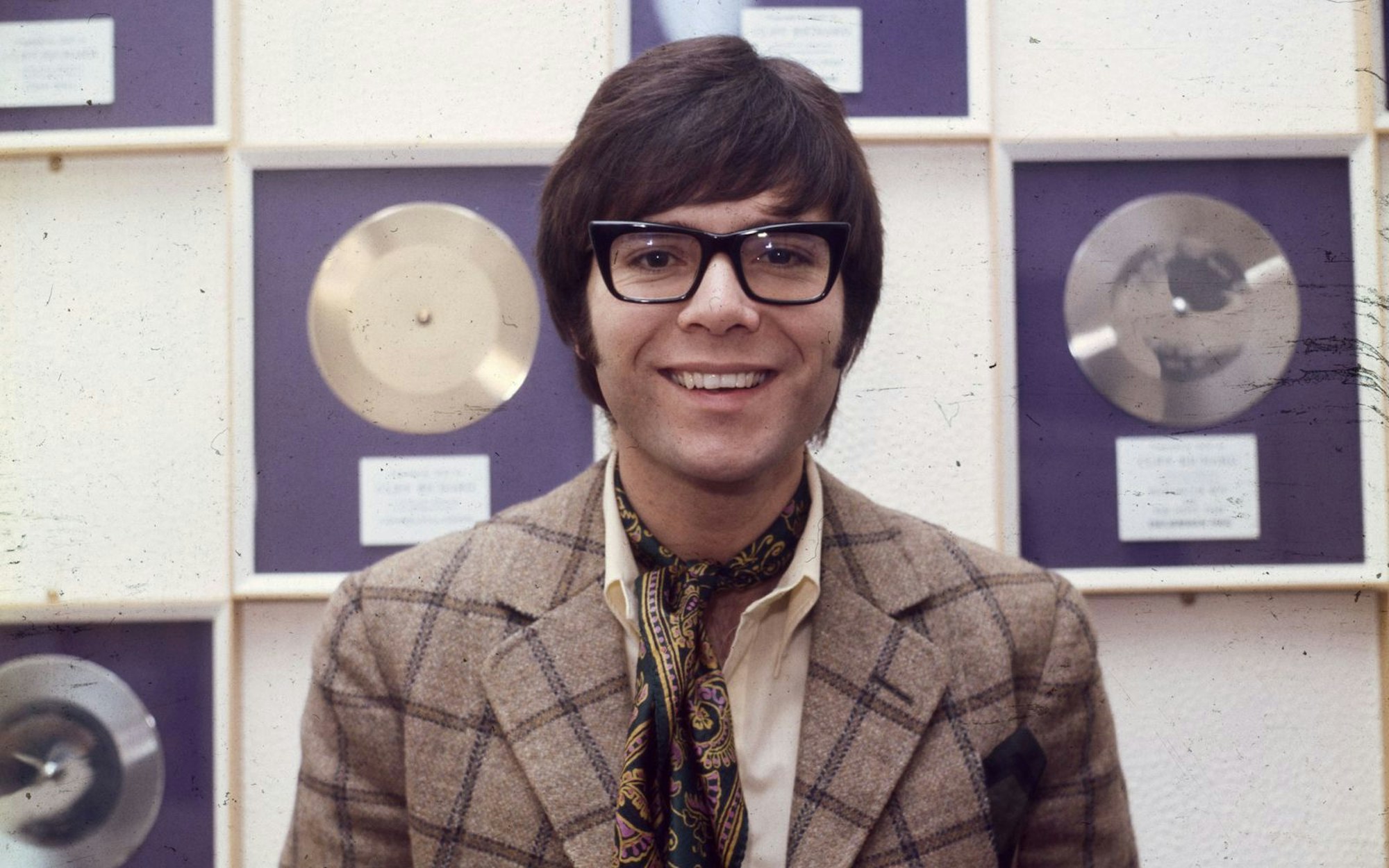 Gold- und Platinauszeichnungen en masse: Cliff Richard soll im Verlauf seiner über 60-jährigen Karriere 250 Millionen Tonträger verkauft haben. (Bild: Keystone/Getty Images)