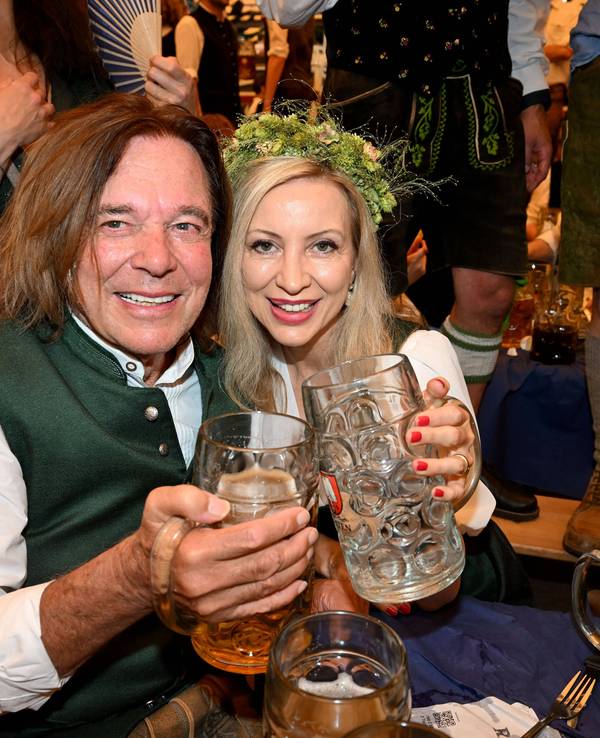 Jürgen Drews mit Frau Ramona - 190. Oktoberfest - Wiesn in München, 20. Oktober 2025