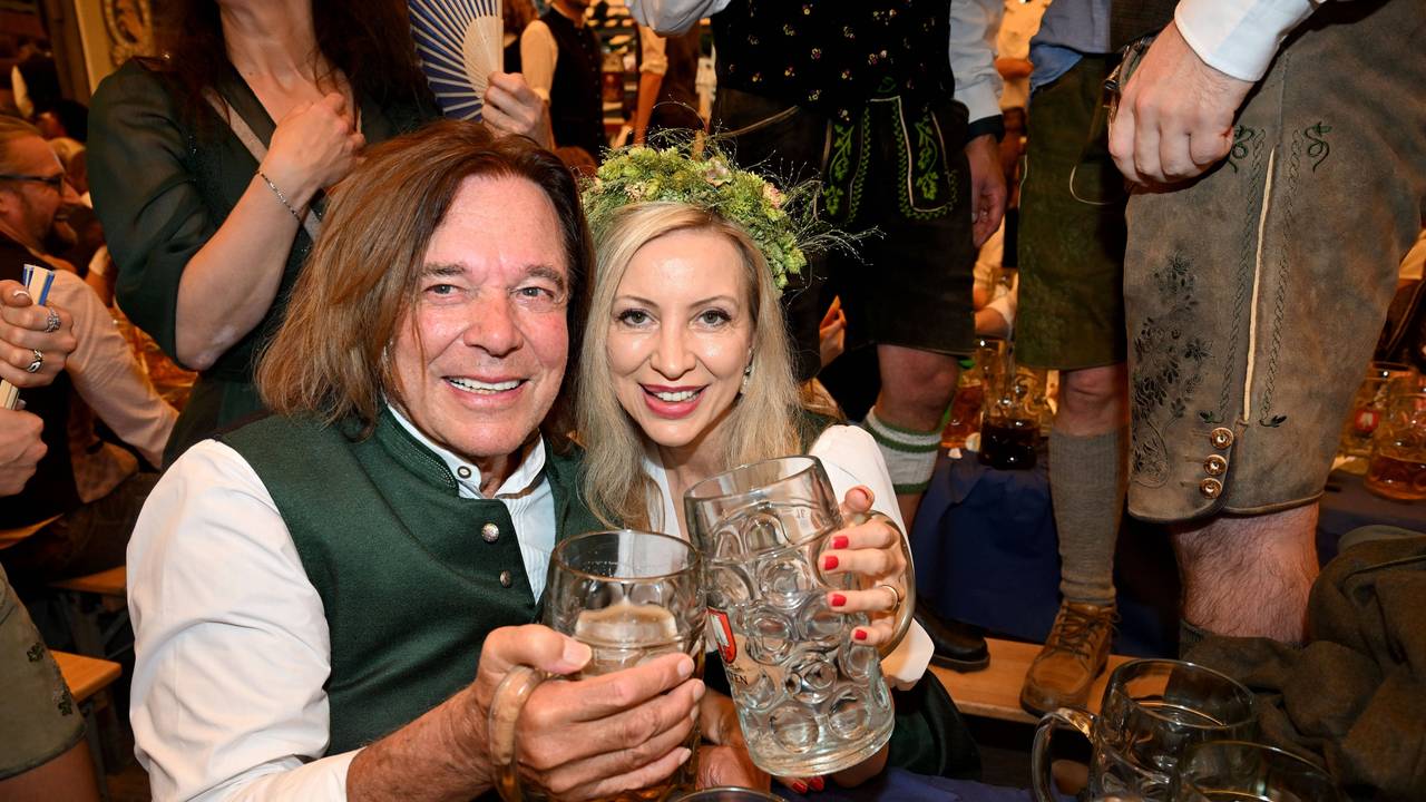 Jürgen Drews mit Frau Ramona - 190. Oktoberfest - Wiesn in München, 20. Oktober 2025