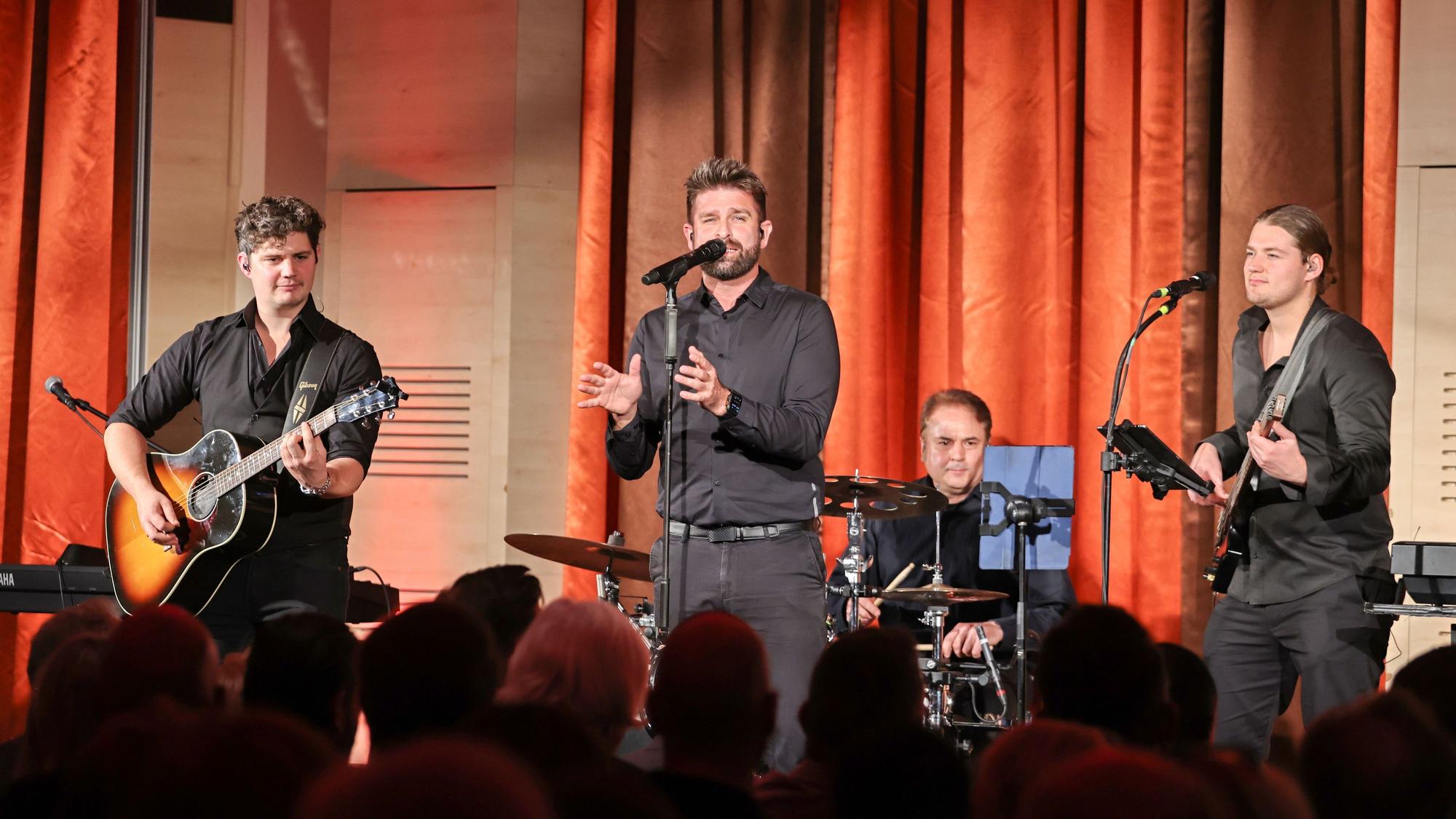 Die Band Cologne Unplugged beim Auftritt.