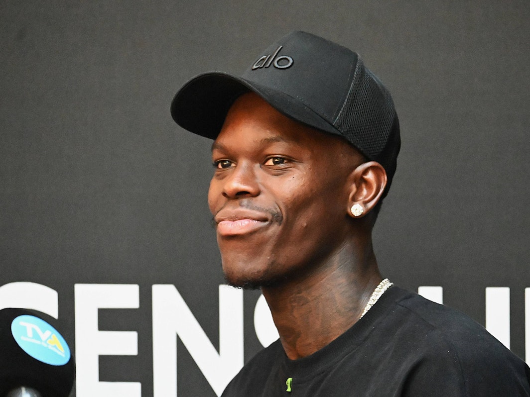 Dennis Schröder lächelt.