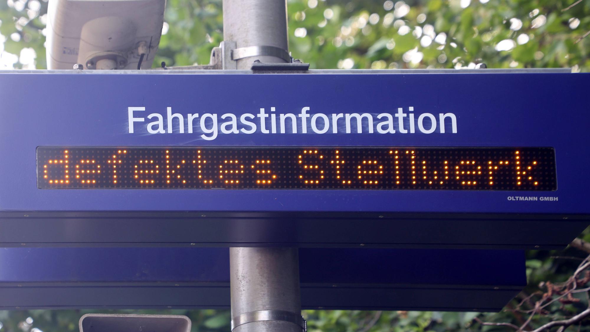 Ein defektes Stellwerk sorgt in und um Köln für massive Probleme.