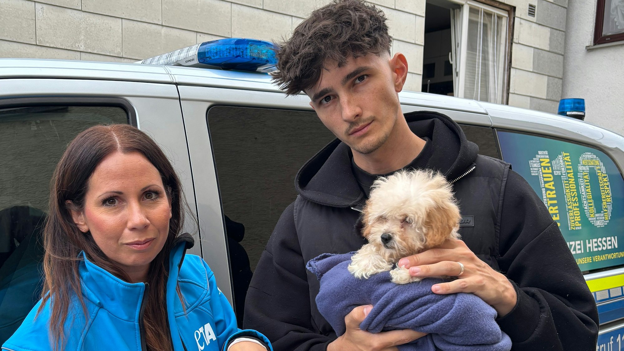 Influencer Nathan Goldblat und PETA-Ermittlerin konnten einen Welpenhandel aufdecken.