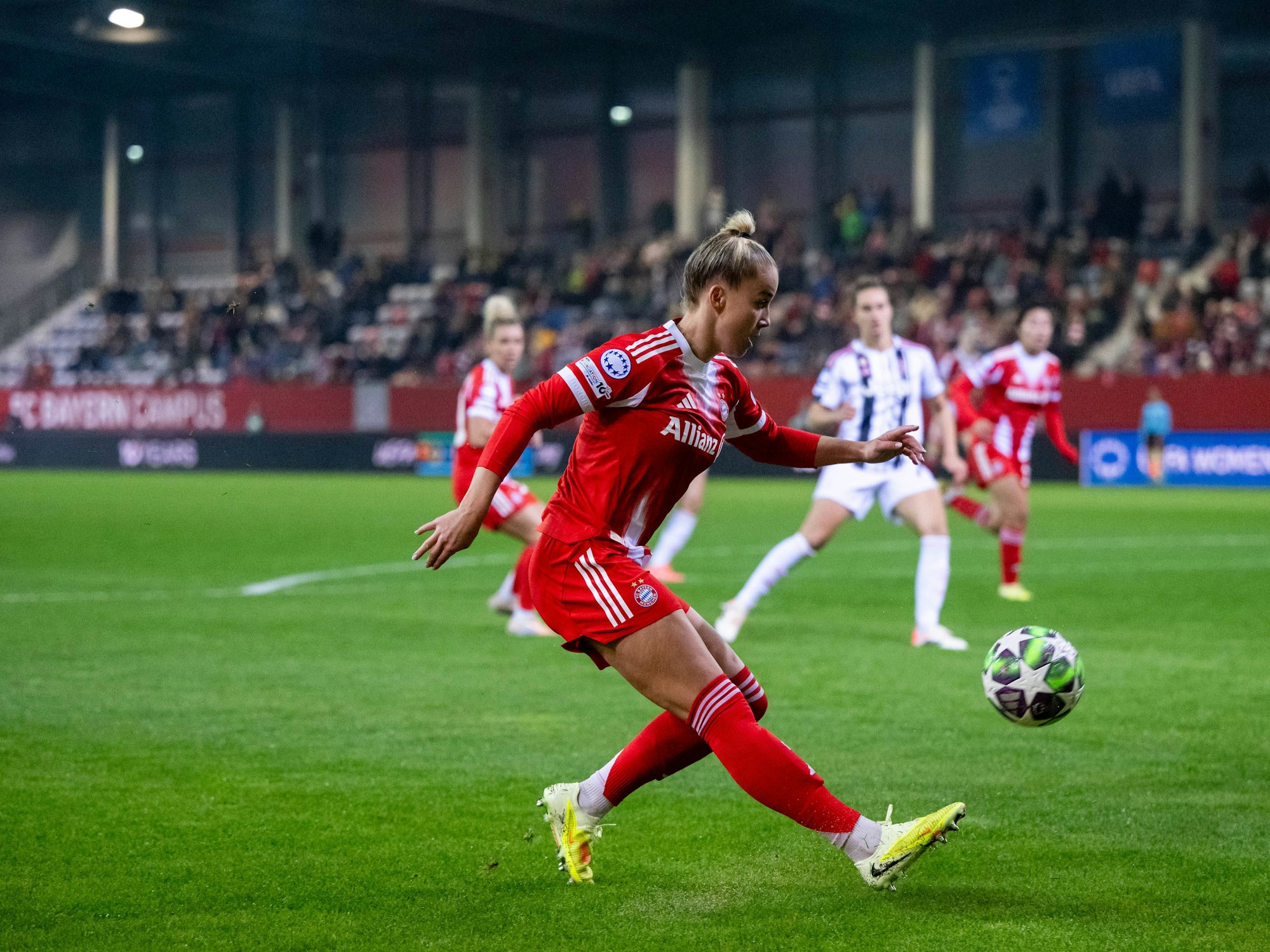 Giulia Gwinn im Champions-League-Spiel gegen Juventus Turin.