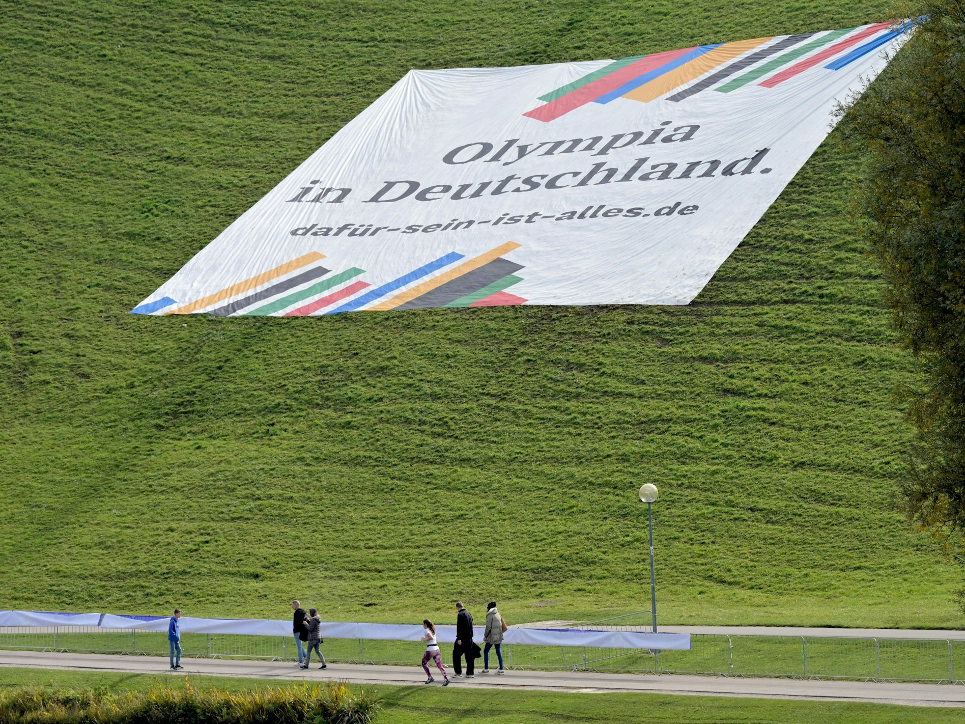 „Dafür sein ist alles“: Mit dem Motto will der DOSB für die Olympischen Spiele in Deutschland werben: Neben Rhein-Ruhr wollen auch Berlin, Hamburg und München Austragungsort sein.