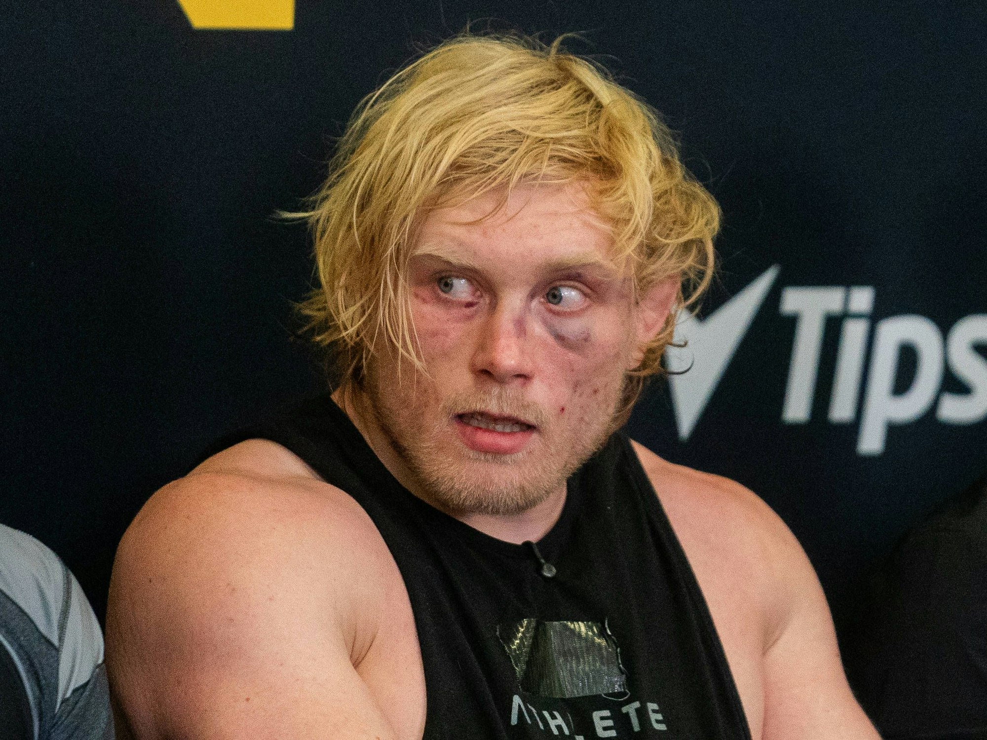 Frederic Vosgröne bei der Pressekonferenz nach seinem Kampf bei Oktagon 76.